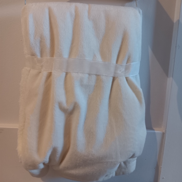 Kyle & Deena Baby Girl Blanket - Picture 2 of 2